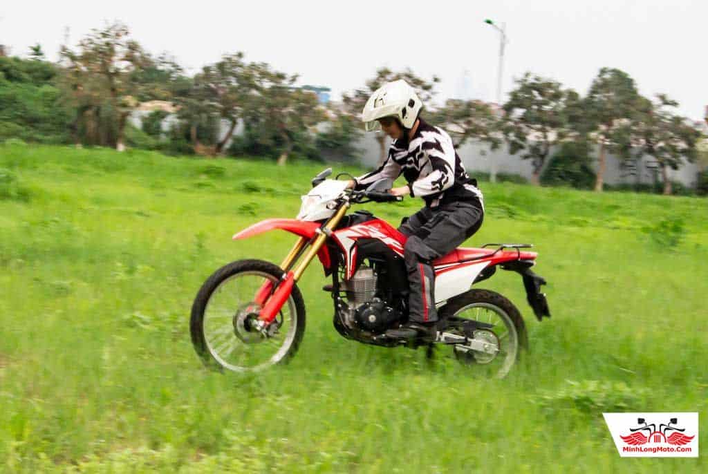 Bạn có thể đến các chi nhánh của Minh Long Motor để xem xe và đặt mua CRF150.