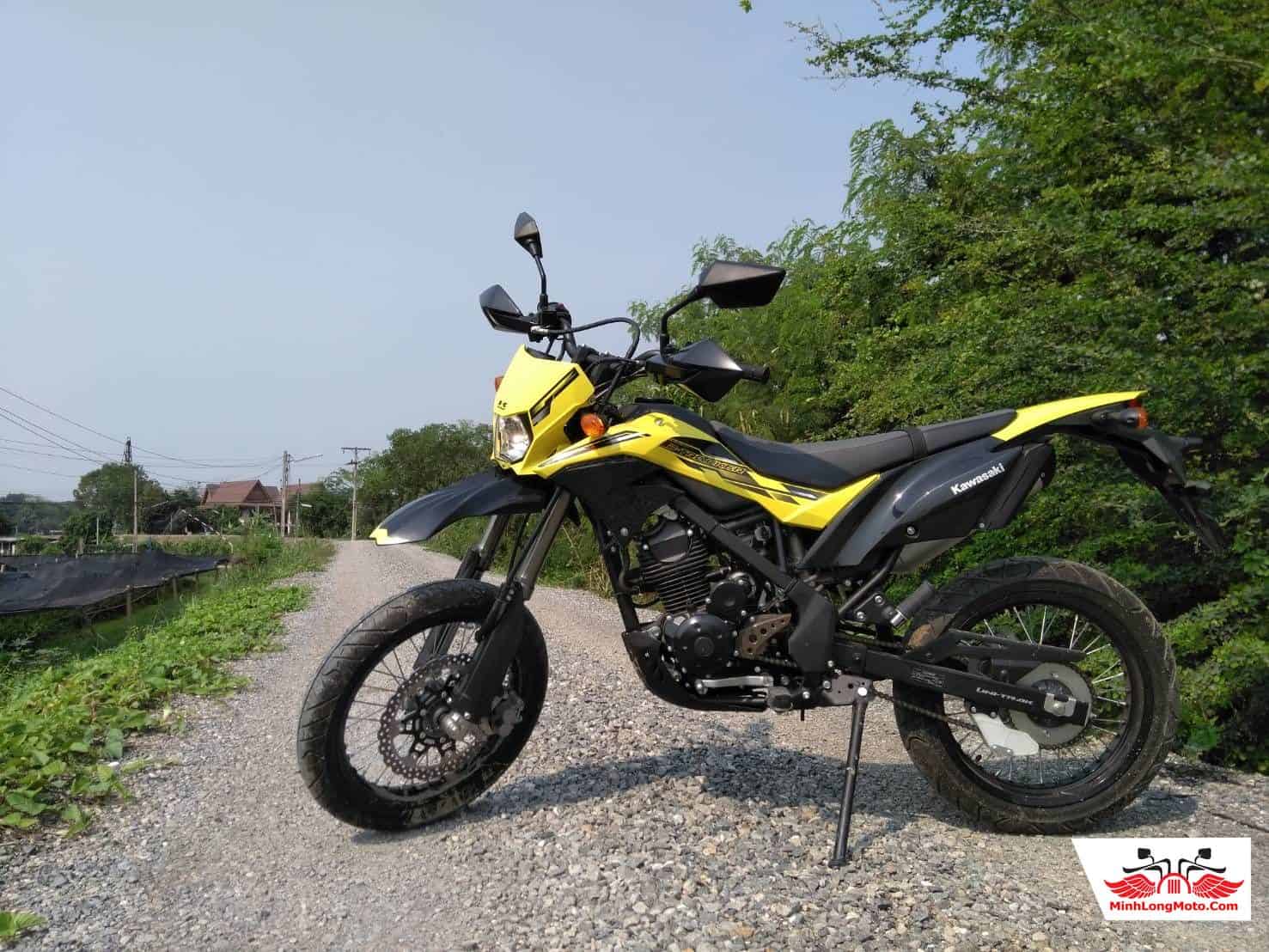 cào cào xe d tracker 150