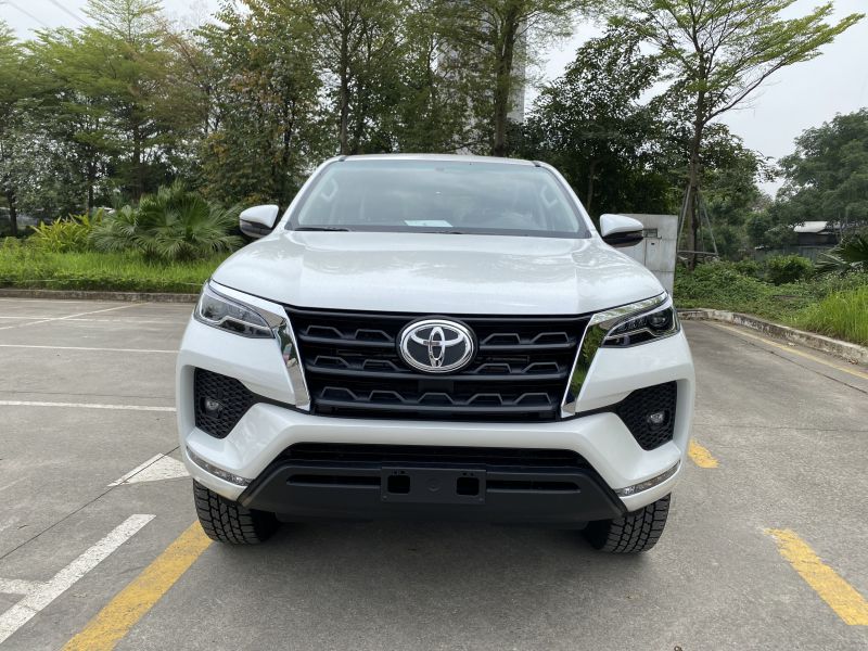 Fortuner 2.4AT 4×2 2025