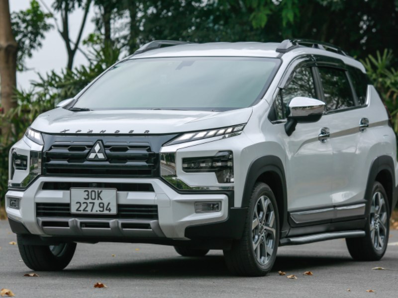 ​Mitsubishi Xpander có tính năng tự động
