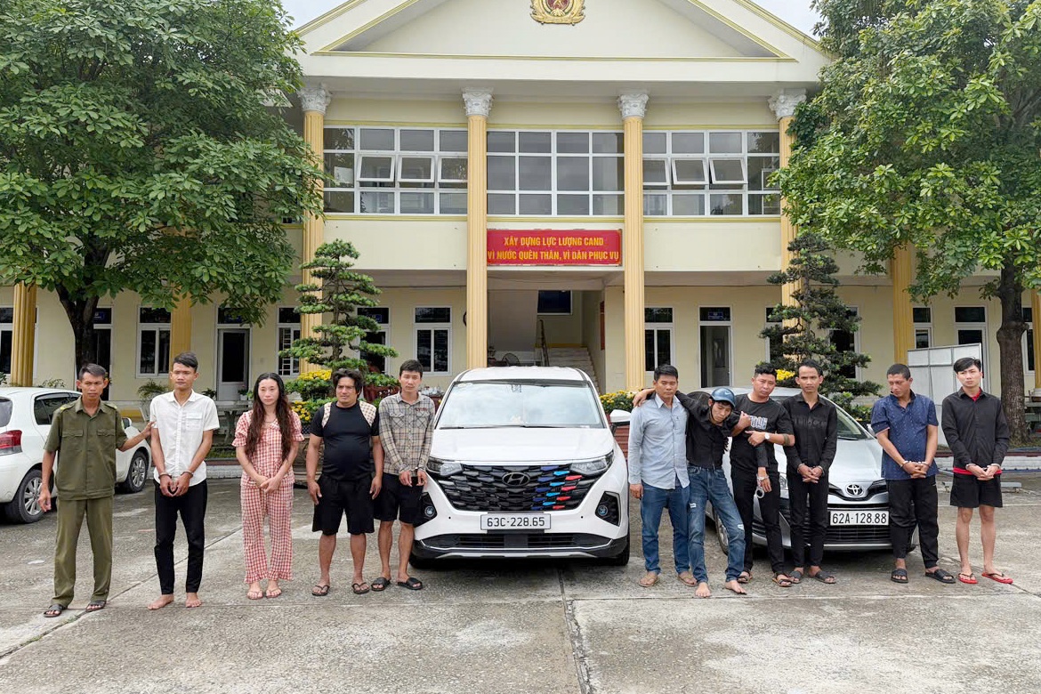 Người phụ nữ bị nhóm người chặn xe máy, bắt cóc giữa đường ở Tây Ninh - 1