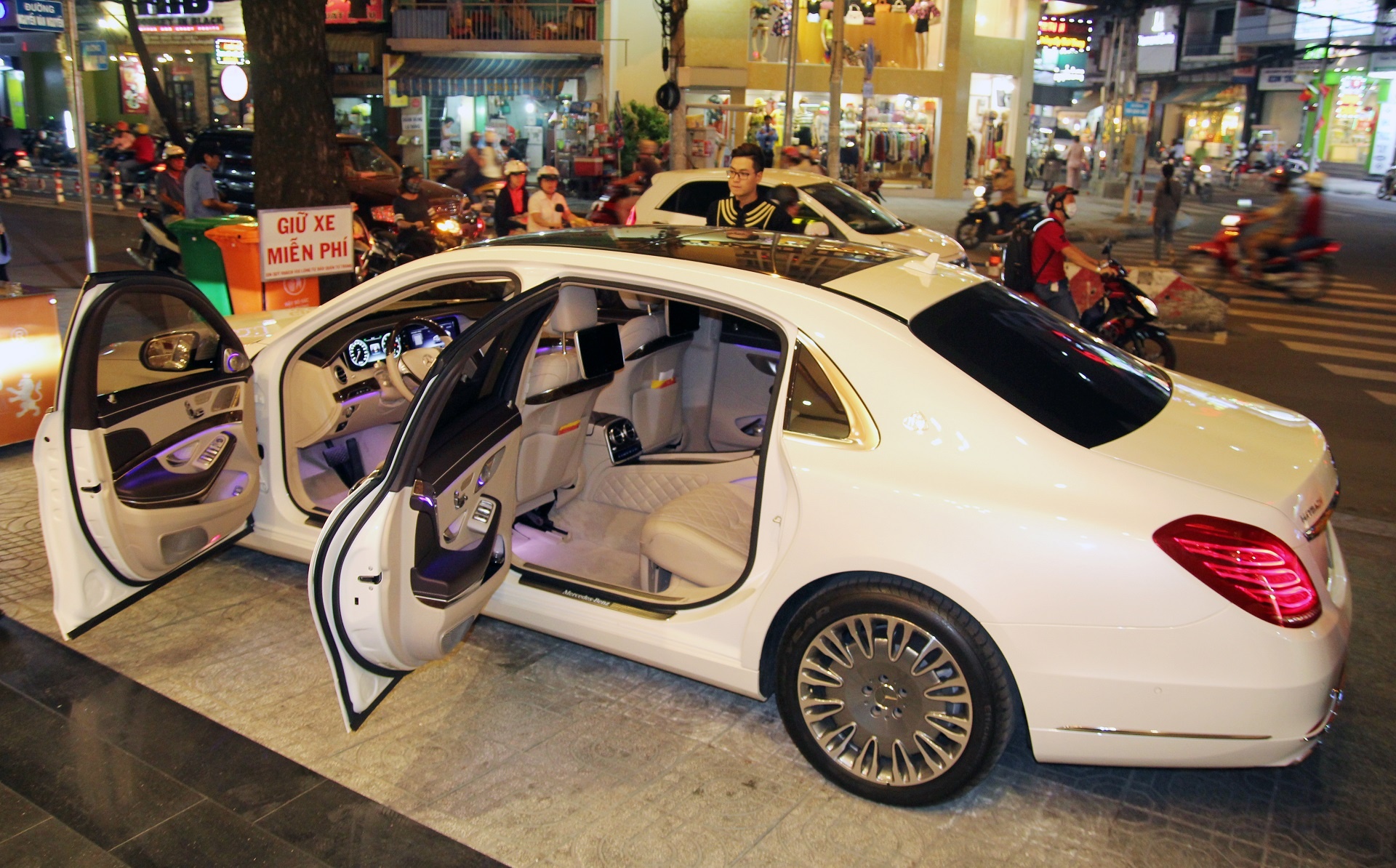 Mercedes dat nhat Viet Nam anh 3