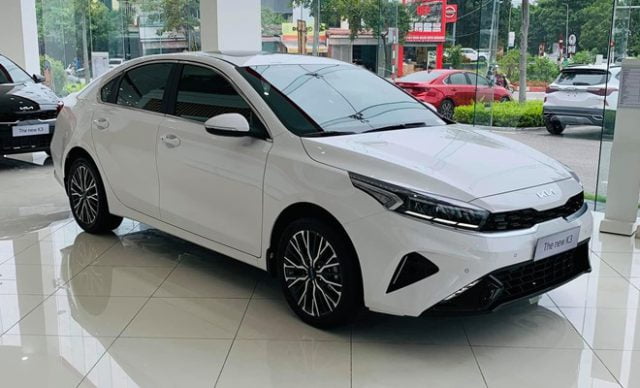 Có trong tay 500-700 triệu nên mua ô tô nào?