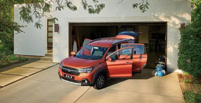 So sánh xe Suzuki XL7 2022 và Suzuki Ertiga 2022: Chọn “anh” hay chọn “em”?