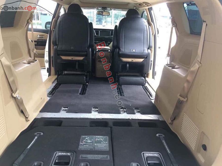 Khoang hành lý của xe Sedona 2021