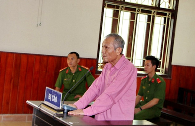 Bị cáo Nguyễn Đức Huyện tại phiên toà sơ thẩm . Ảnh : CTV