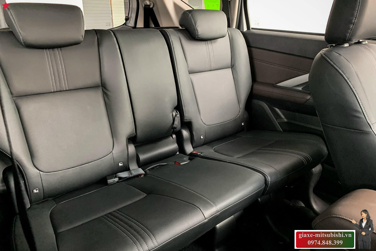 Đuôi xe Mitsubishi xpander 2024 premium màu đen