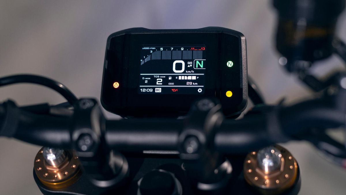 yamaha-XSR900-dash