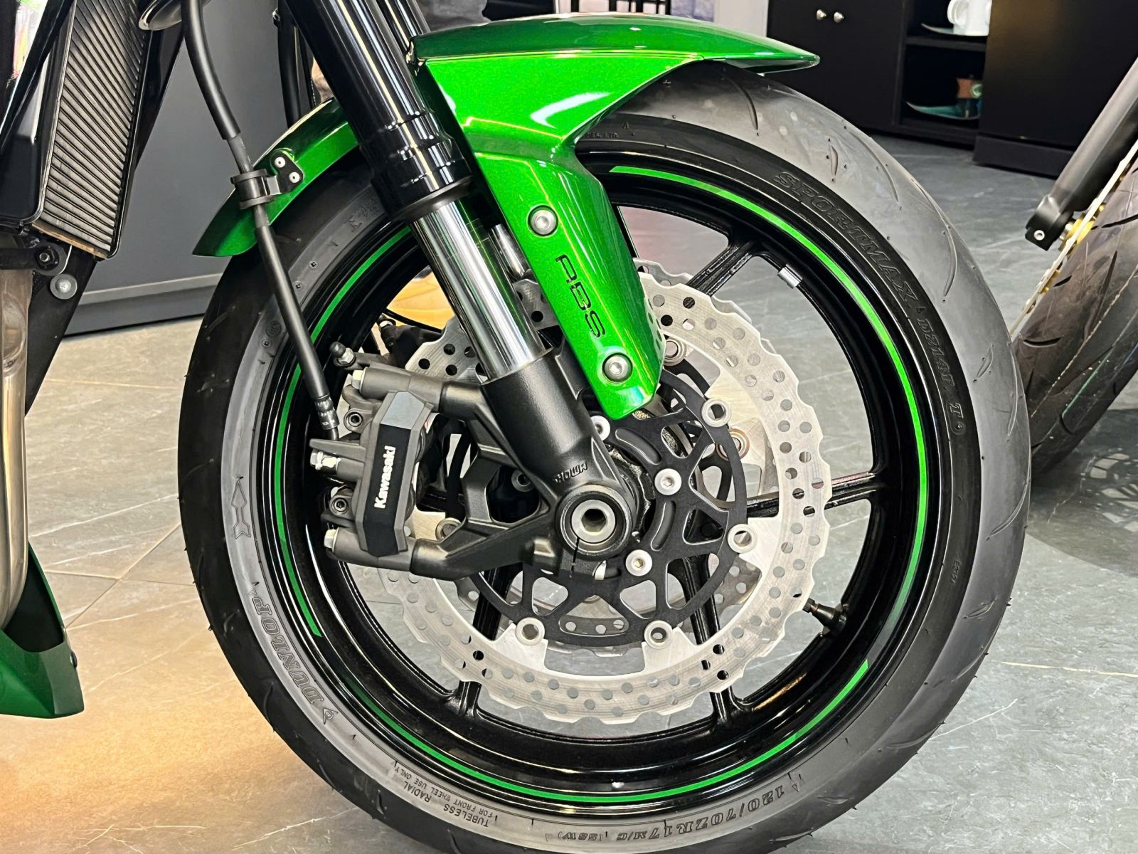 Cùm phanh trước Z1000
