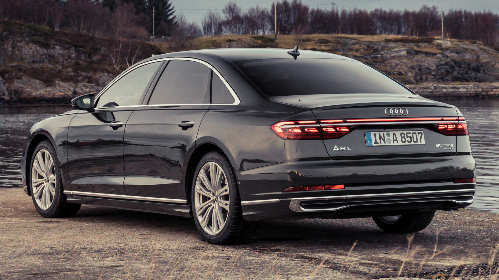 2022 Audi A8L