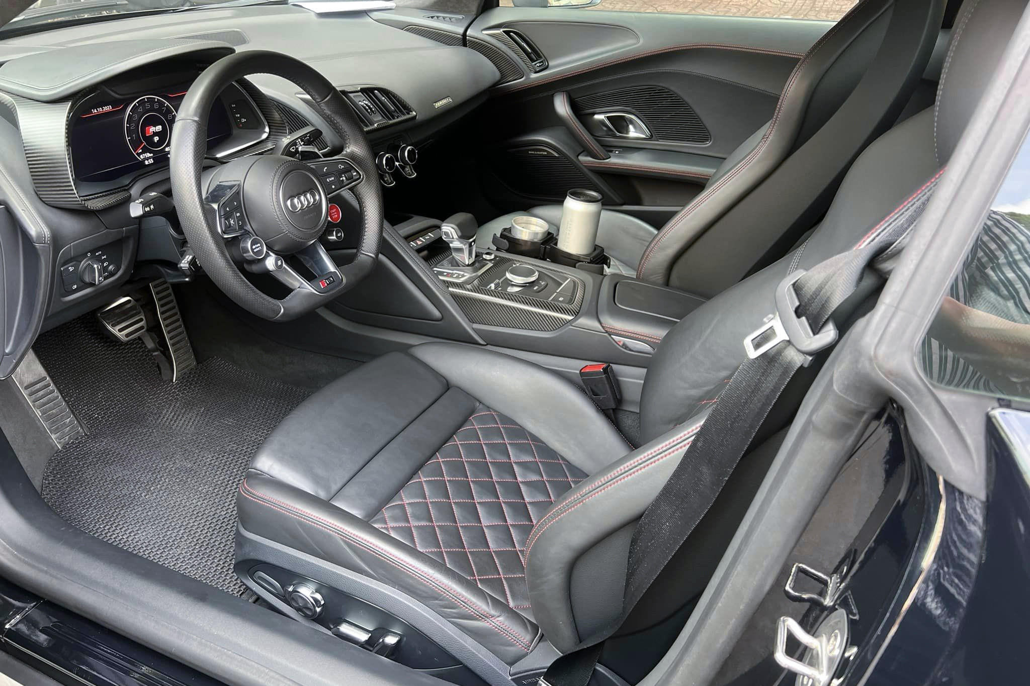 audi r8 cu 4.jpg