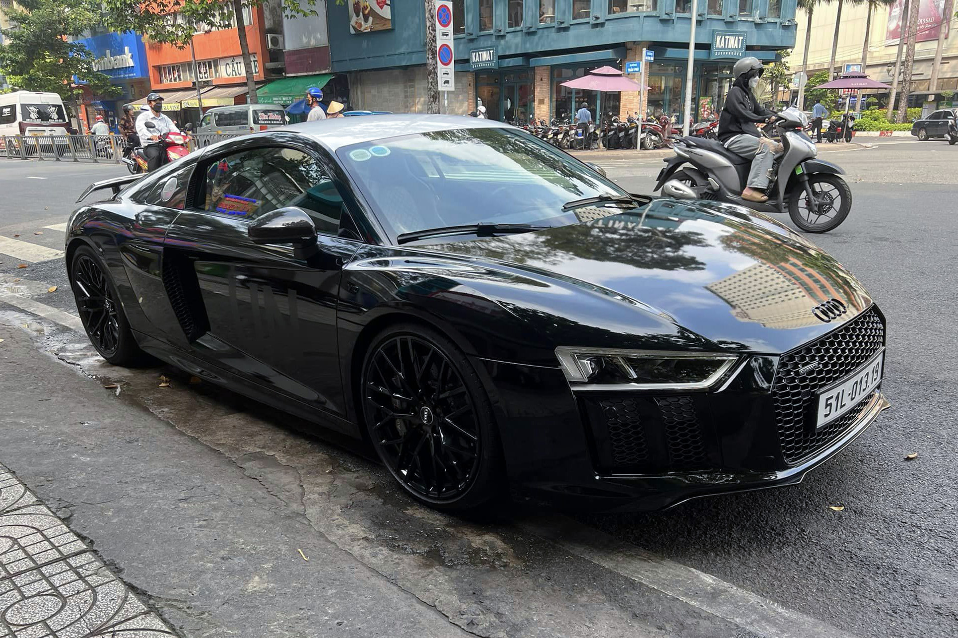 audi r8 cu 1.jpg
