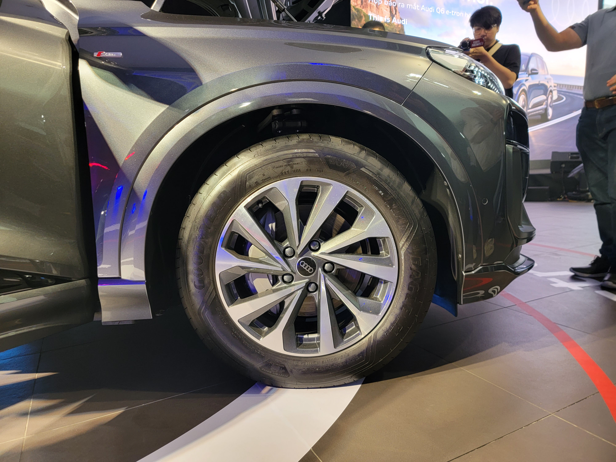 Cận cảnh mẫu xe điện thứ ba của Audi tại Việt Nam
