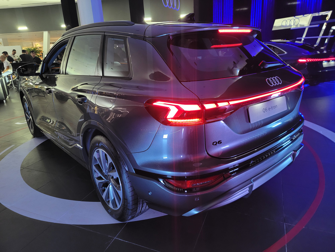 Cận cảnh mẫu xe điện thứ ba của Audi tại Việt Nam