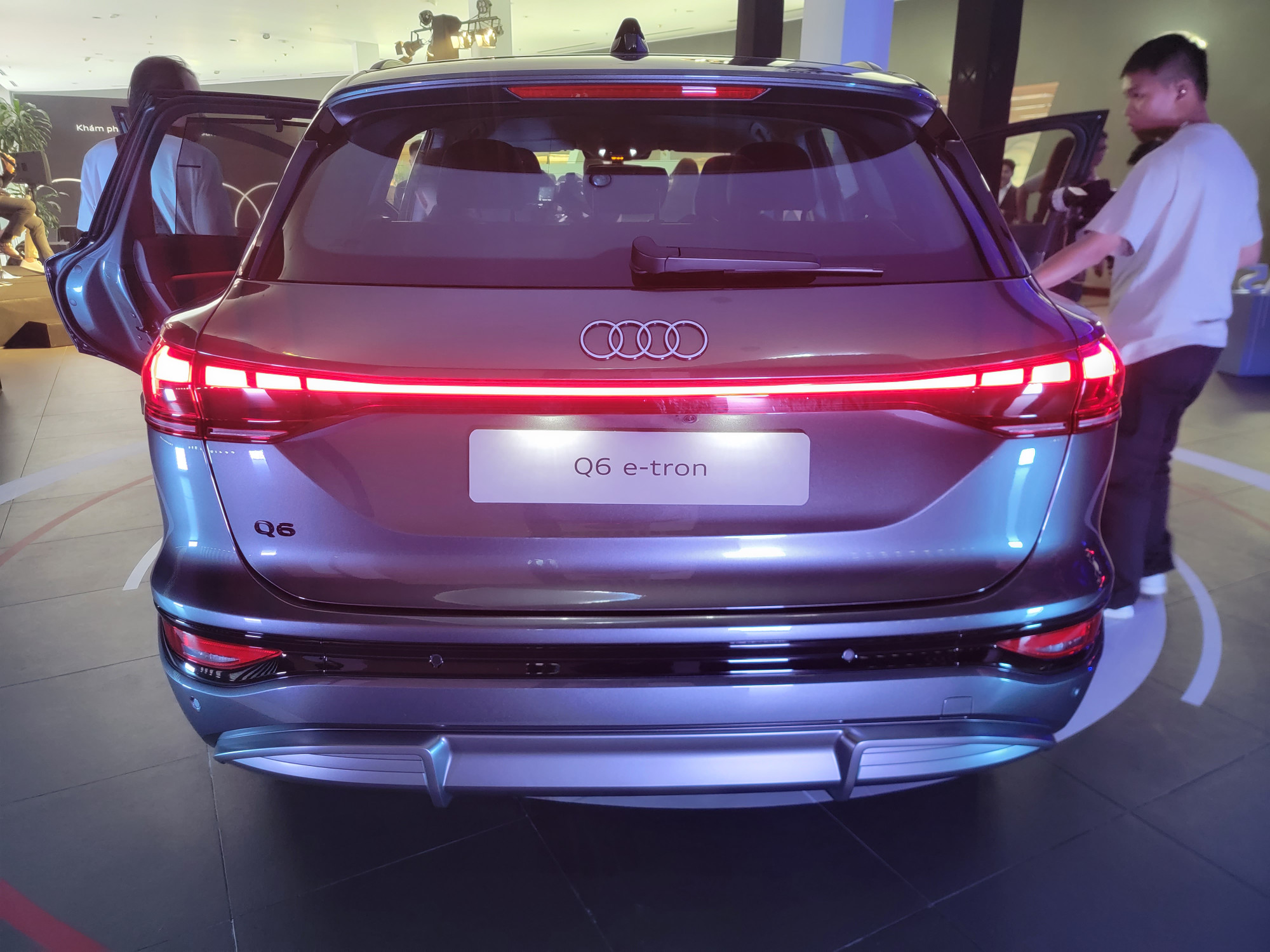 Cận cảnh mẫu xe điện thứ ba của Audi tại Việt Nam