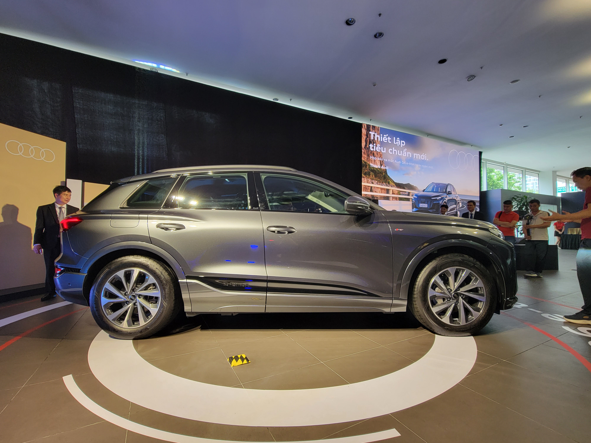 Cận cảnh mẫu xe điện thứ ba của Audi tại Việt Nam