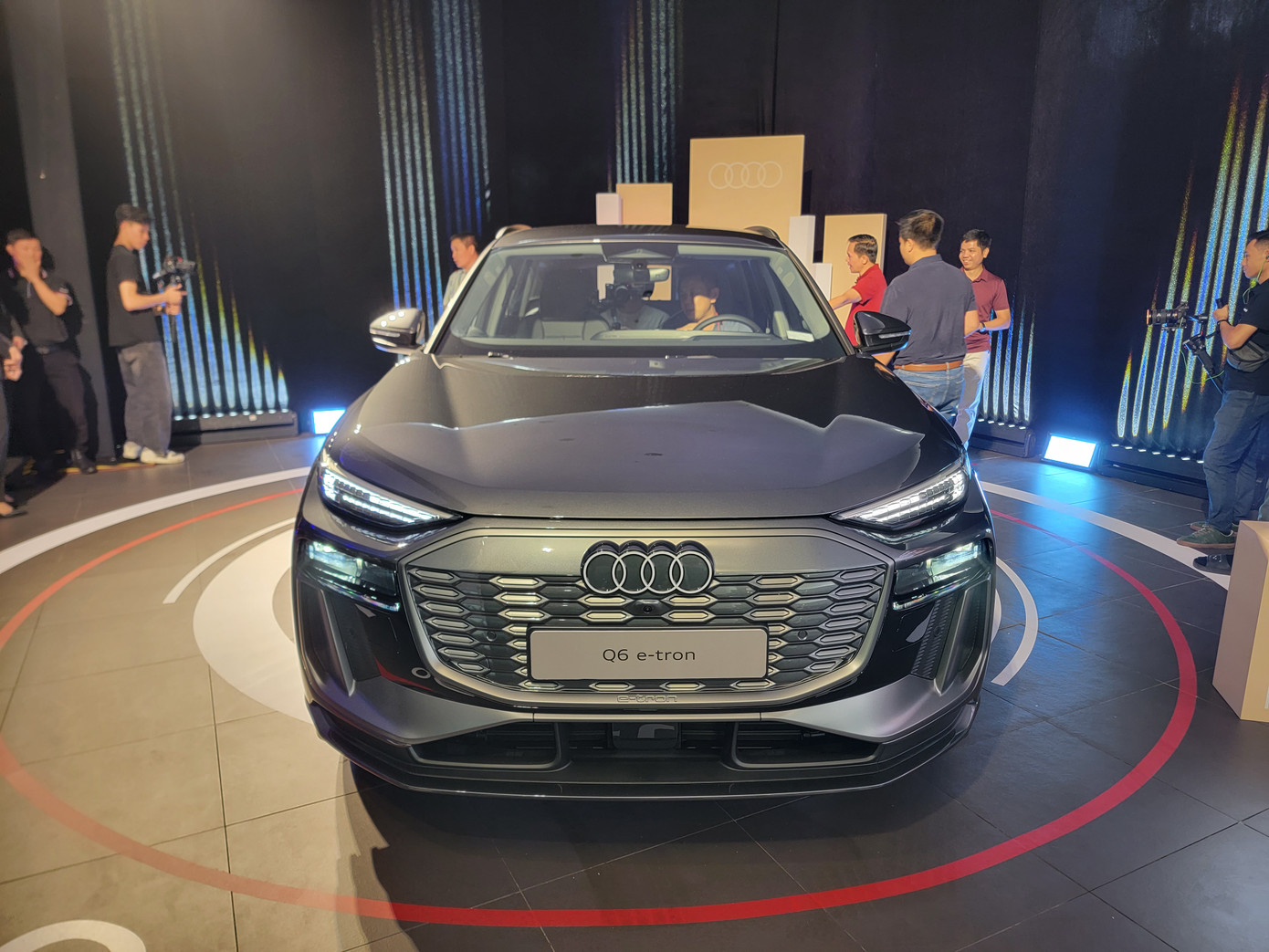 Cận cảnh mẫu xe điện thứ ba của Audi tại Việt Nam