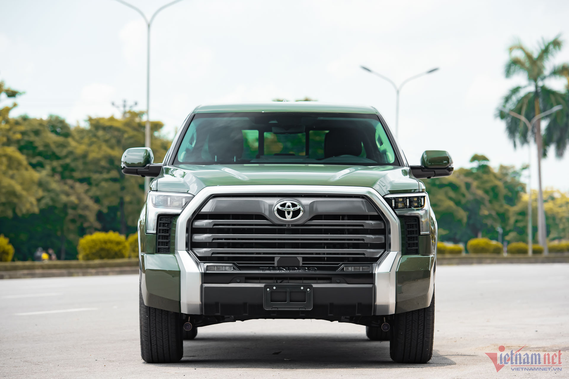W-tundra-limited-5-2.jpg