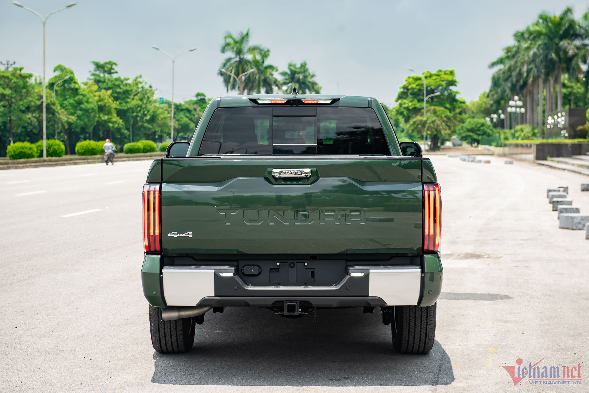 W-tundra-limited-7-2.jpg