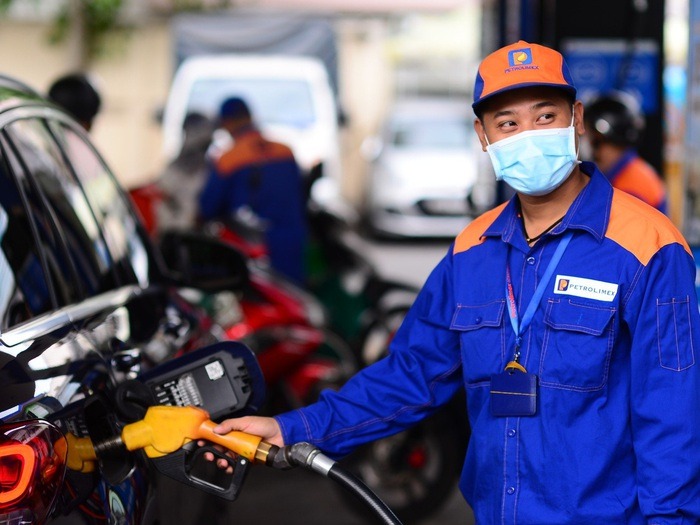 Công việc của nhân viên bán xăng dầu gồm những gì?