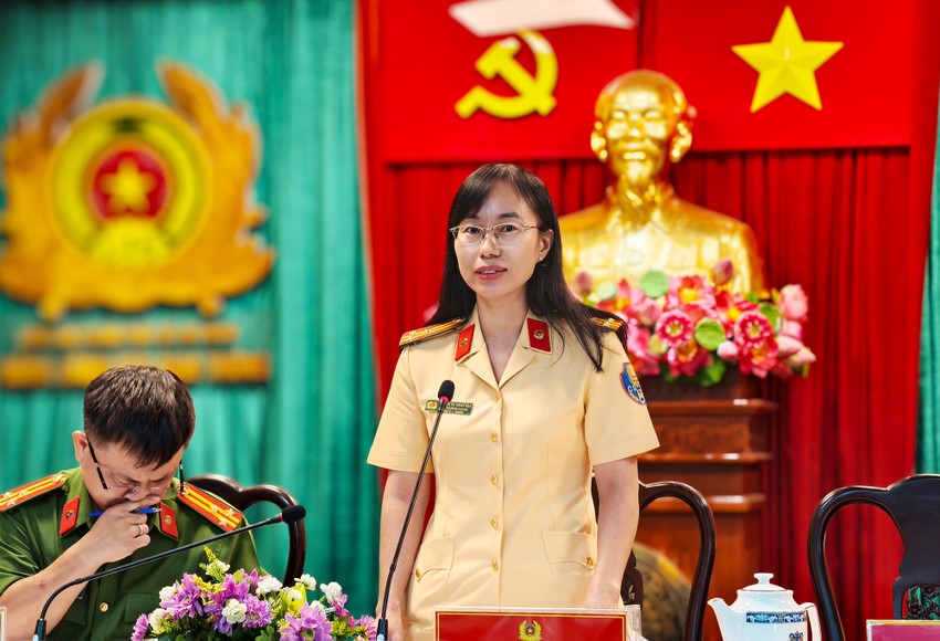 cong-an-tp-hcm-mua-ban-xe-khong-sang-ten-rui-ro-khong-chi-la-tien-phat-5.jpg