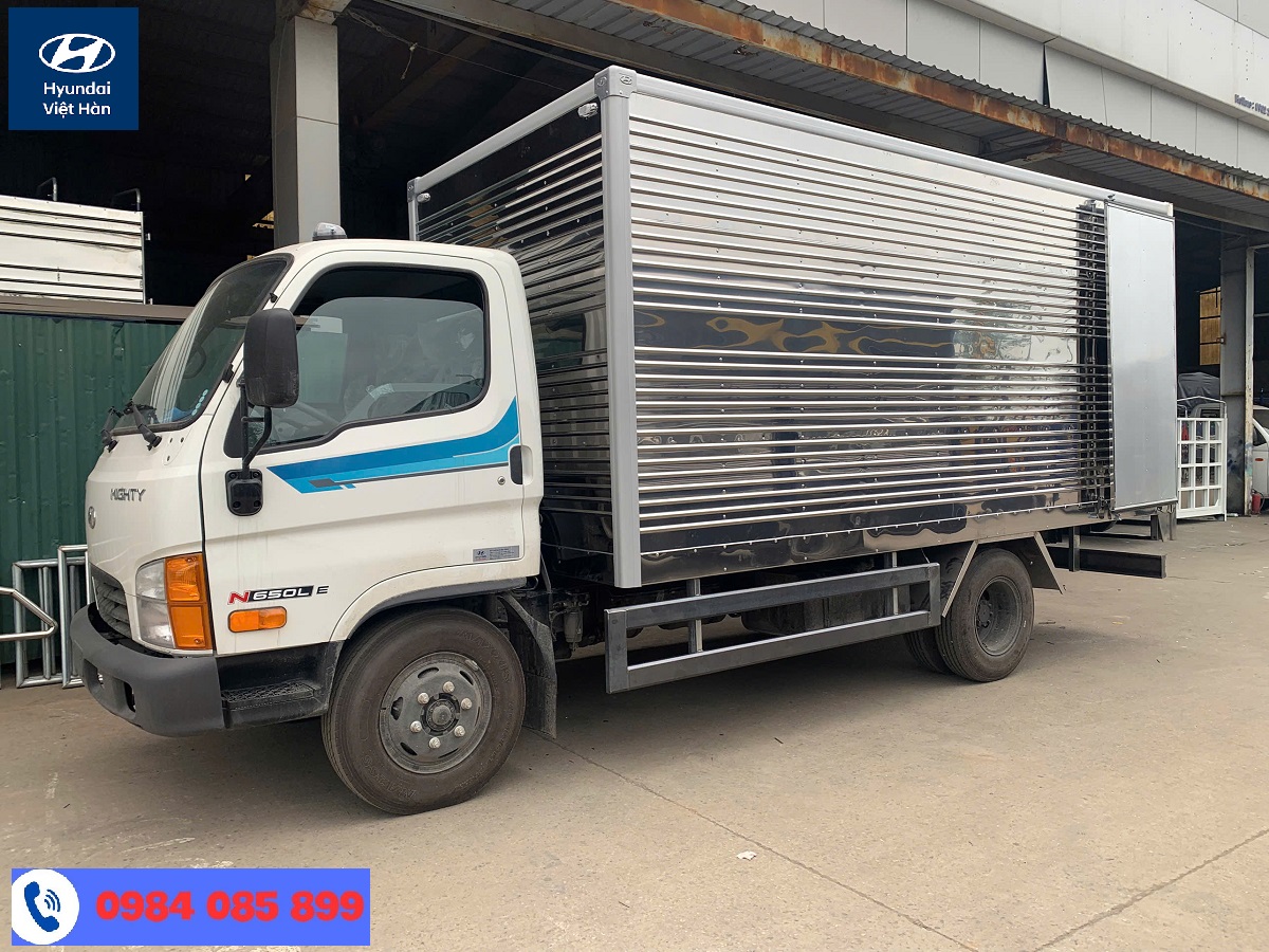 Hyundai N650L thùng kín inox