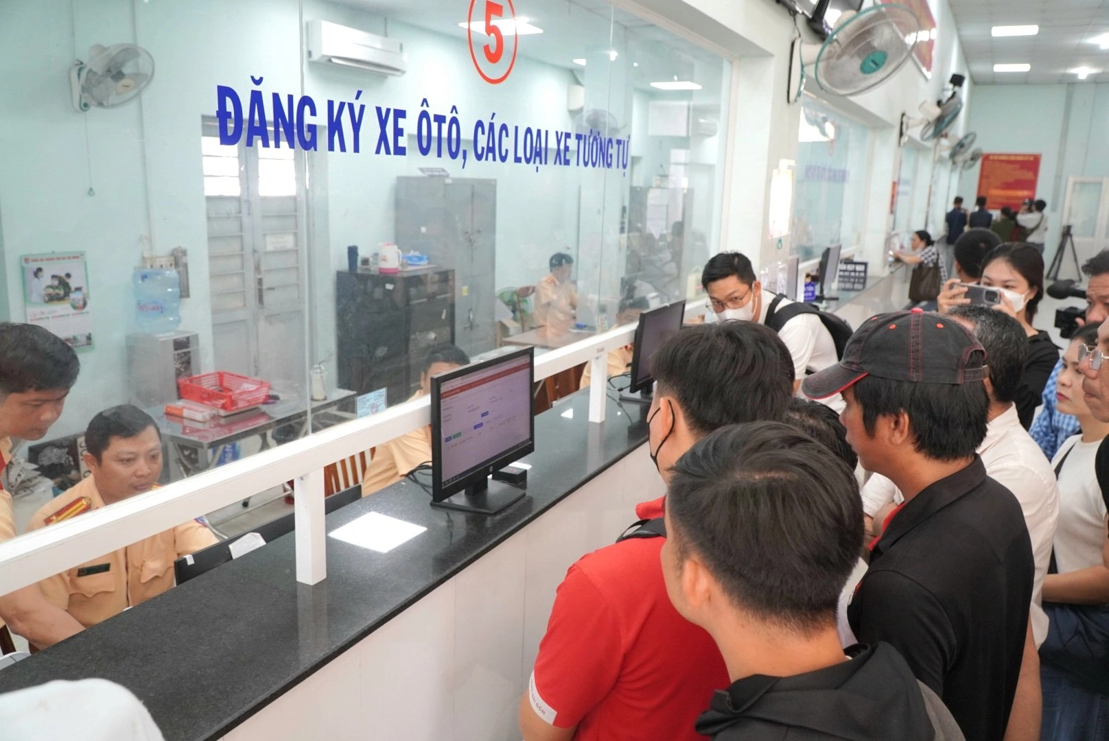Hướng dẫn thủ tục đăng ký xe mang biển đấu giá