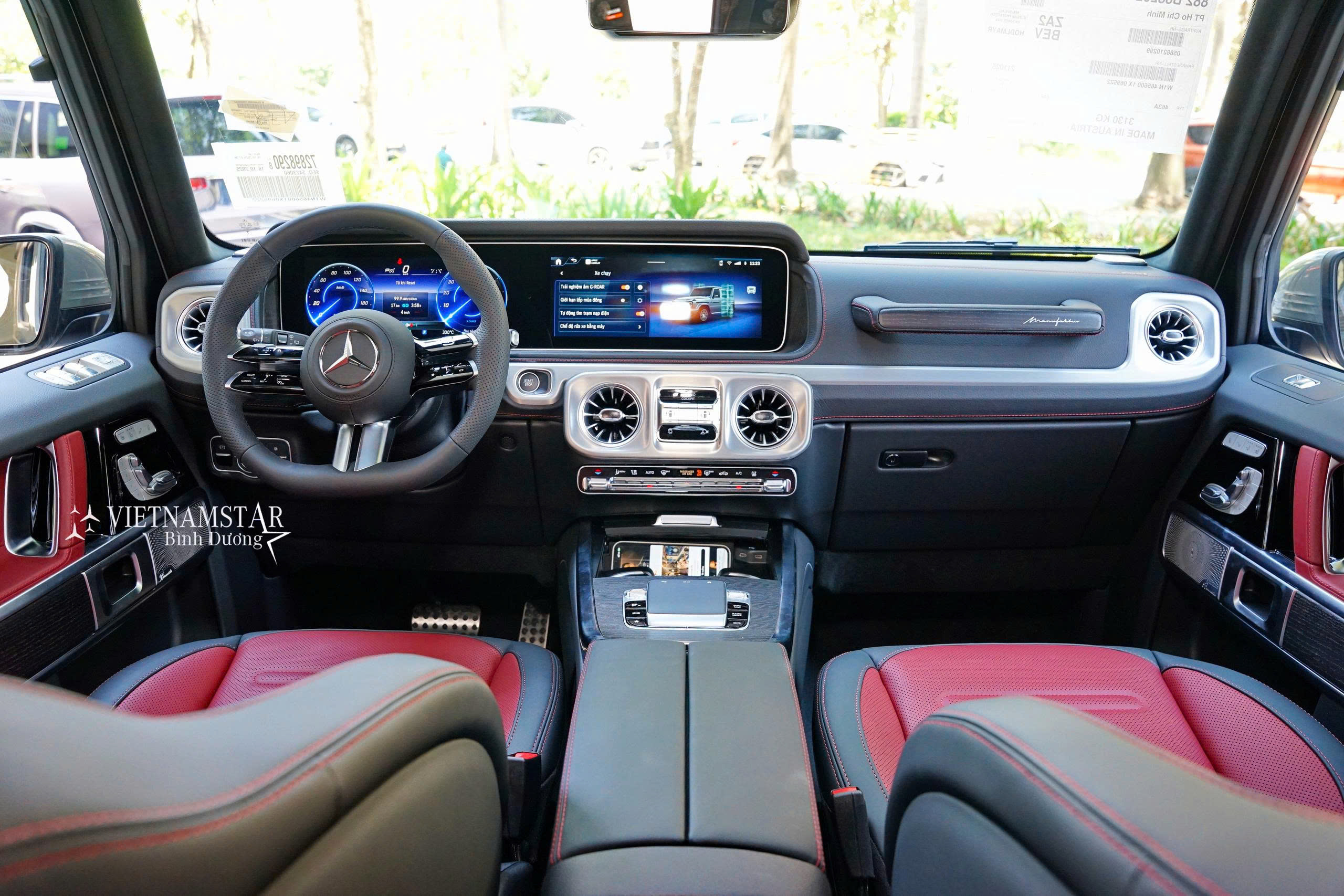 Cận cảnh ghế da Nappa cao cấp màu Đỏ của xe Mercedes G580.