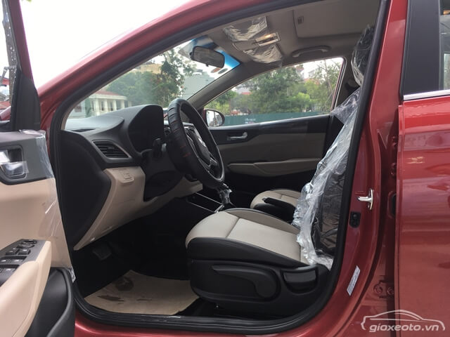 noi-that-khoang-lai-hyundai-accent-2020