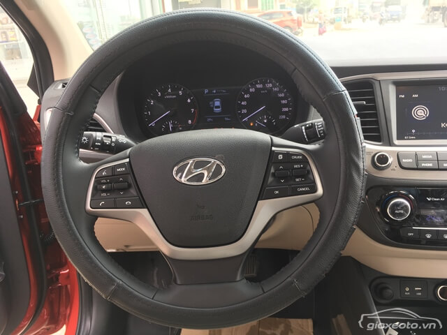 vo-lang-hyundai-accent