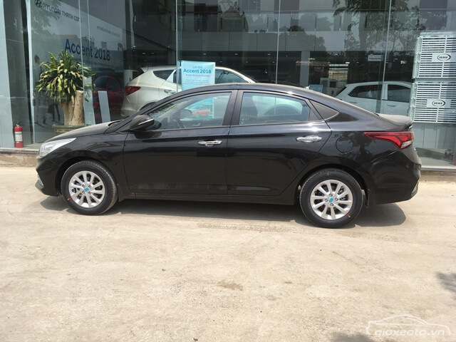hyundai-accent-mau-den