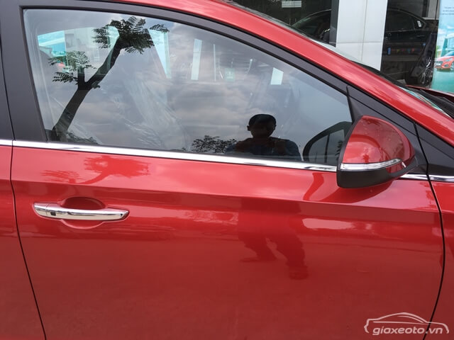 guong-chieu-hau-ngoai-xe-hyundai-accent