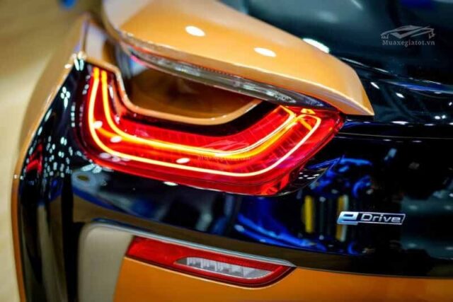 Đánh giá xe BMW i8 mui trần: Roadster 2 chỗ ngồi “đốn tim” dân chơi