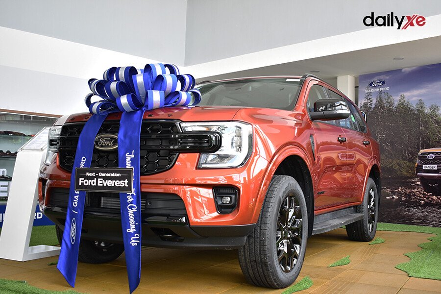 Dòng xe 7 chỗ dưới 1 tỷ Ford Everest sở hữu thiết kế nam tính và nội thất tiện nghi