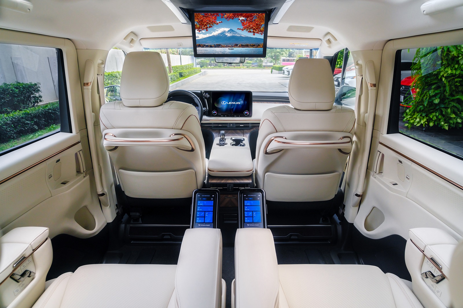 Khám phá các mẫu xe hybrid của Lexus