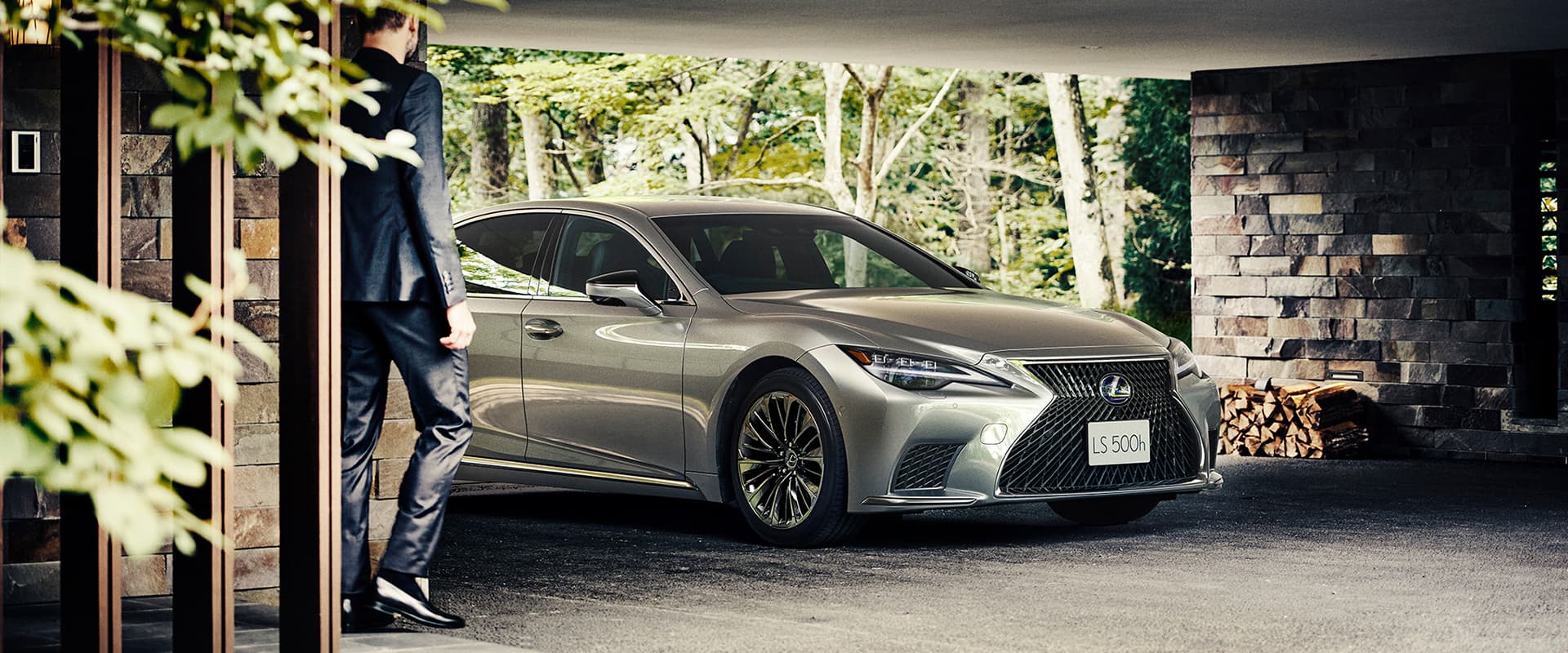 Khám phá các mẫu xe hybrid của Lexus