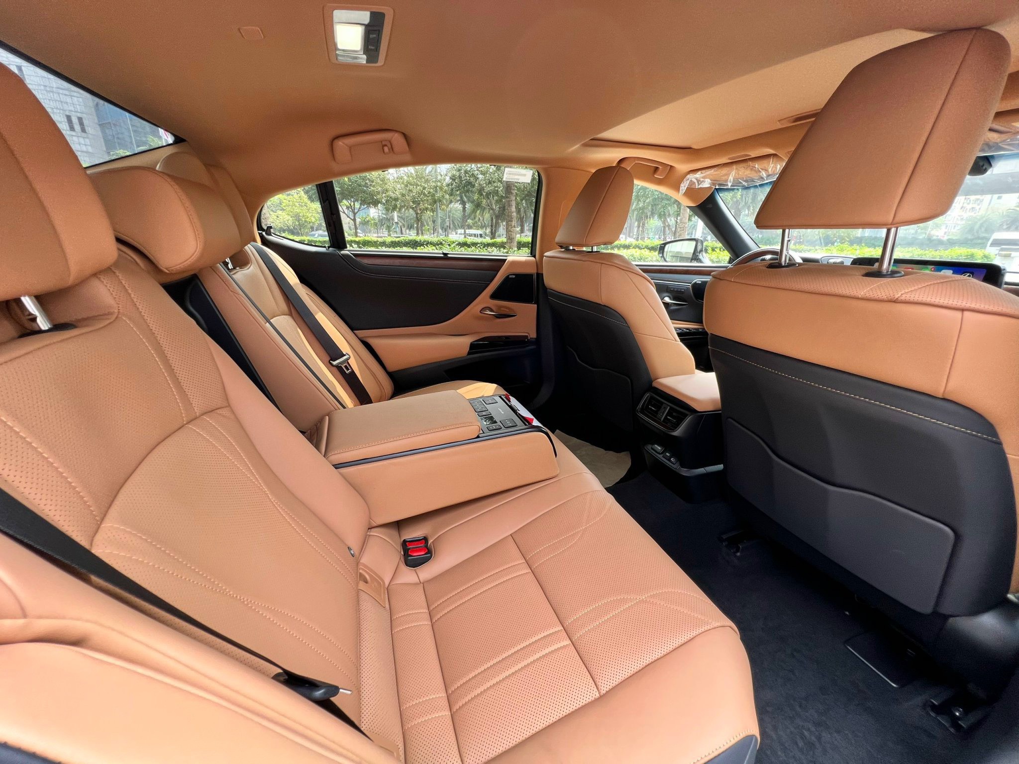 Khám phá các mẫu xe hybrid của Lexus