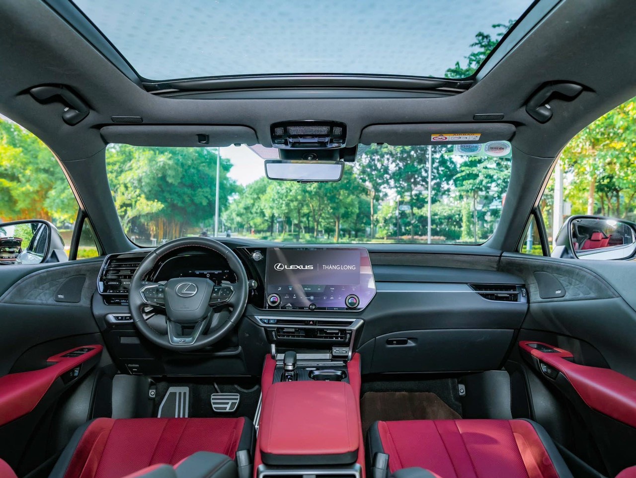 Khám phá các mẫu xe hybrid của Lexus