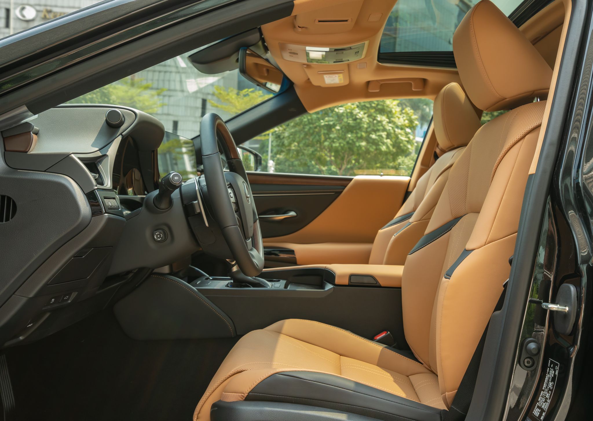 Khám phá các mẫu xe hybrid của Lexus