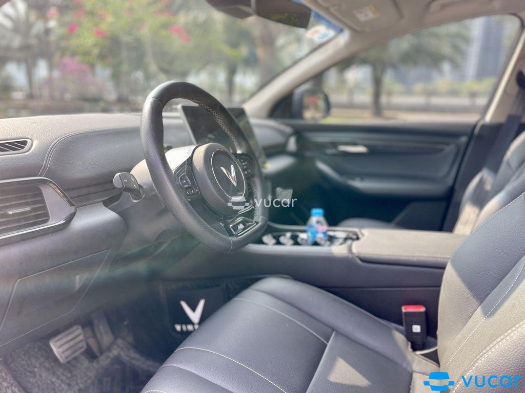 Nội thất ô tô VF8