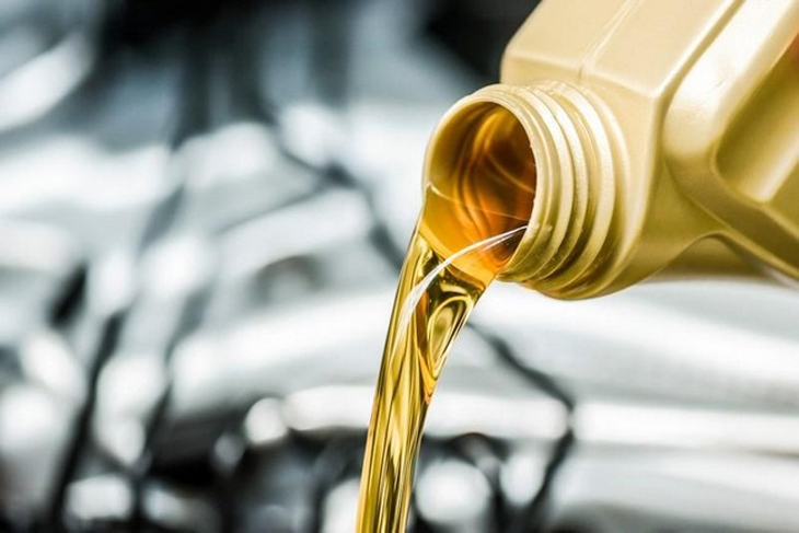 phân biệt dầu nhớt castrol thật và giả qua màu sắc