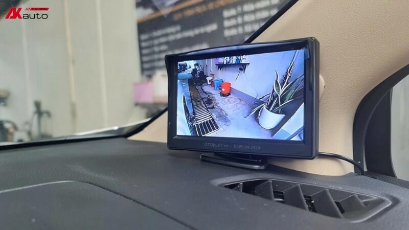 Lắp camera cập lề nhằm xóa bỏ điểm mù hai bên hông xe