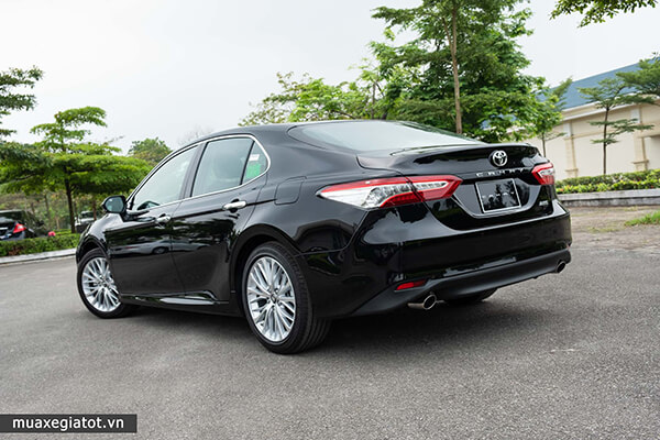 den-hau-toyota-camry-25q-2019-2020-muaxegiatot-vn-17