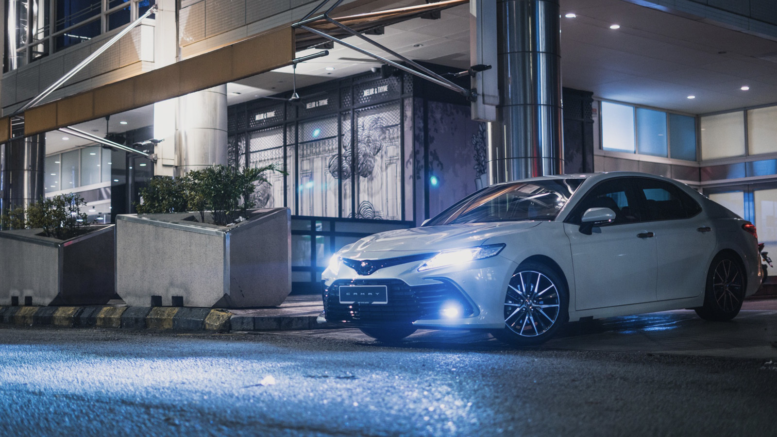 Giá xe Toyota Camry 2022