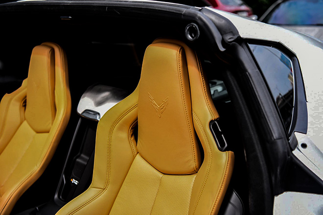 Siêu xe "bình dân" Chevrolet Corvette C8 bất ngờ có mặt tại Việt Nam, giá bán hơn 7 tỷ đồng - 12