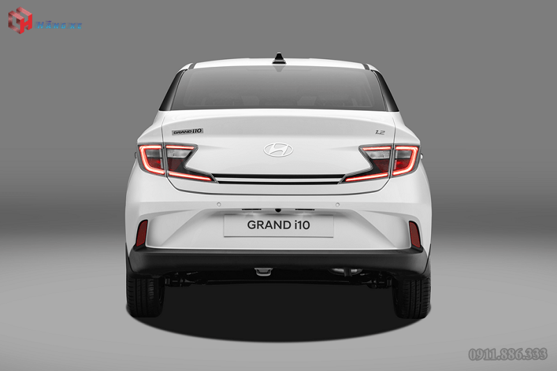 ngoại thất thân xe i10 sedan 1.2at 2024