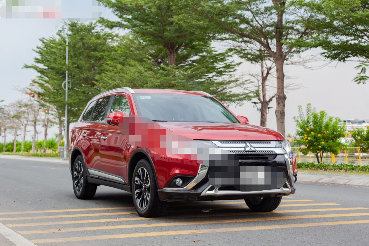 Ảnh thực tế một chiếc Outlander 2022 được rao bán.