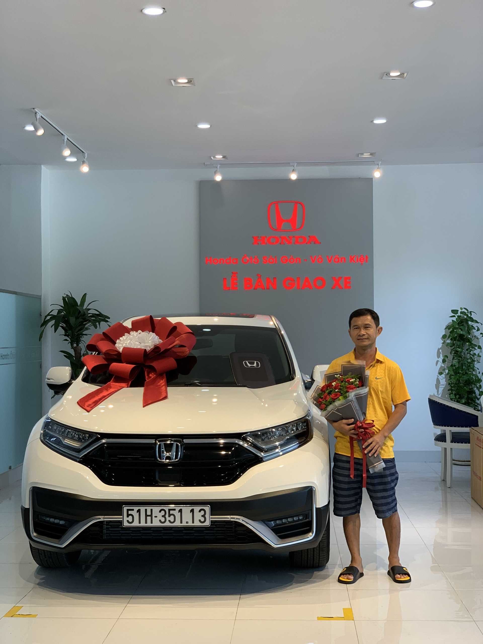 z2206636730776 45e8b430dea52618590875d3e901229d - Giá Lăn Bánh Honda CR-V Tất Cả Tỉnh Thành