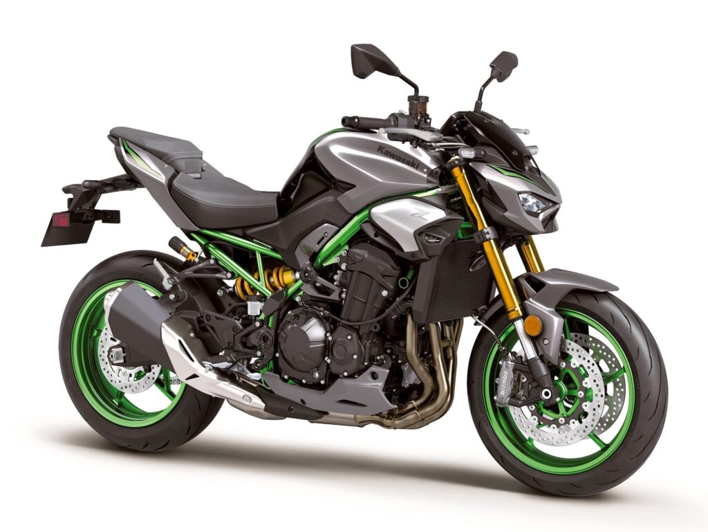 2025 Kawasaki Z900 SE RHS 3-4