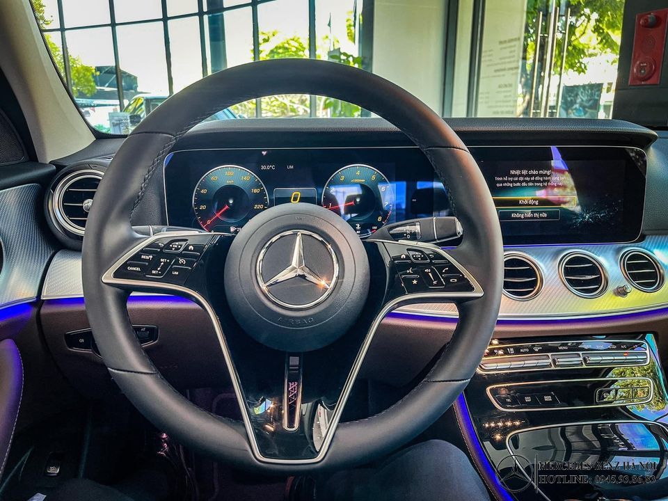 Mercedes-e180-2021-mercedeshanoi-com-vn_12